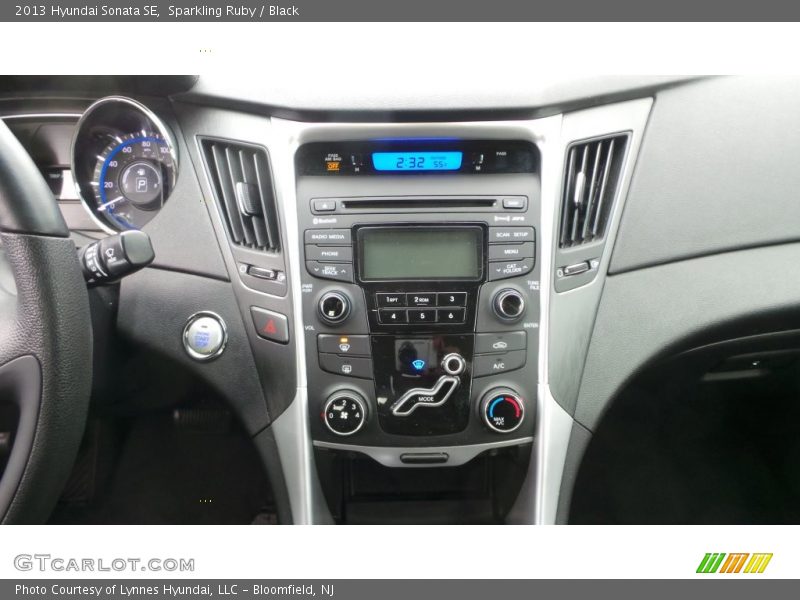 Sparkling Ruby / Black 2013 Hyundai Sonata SE