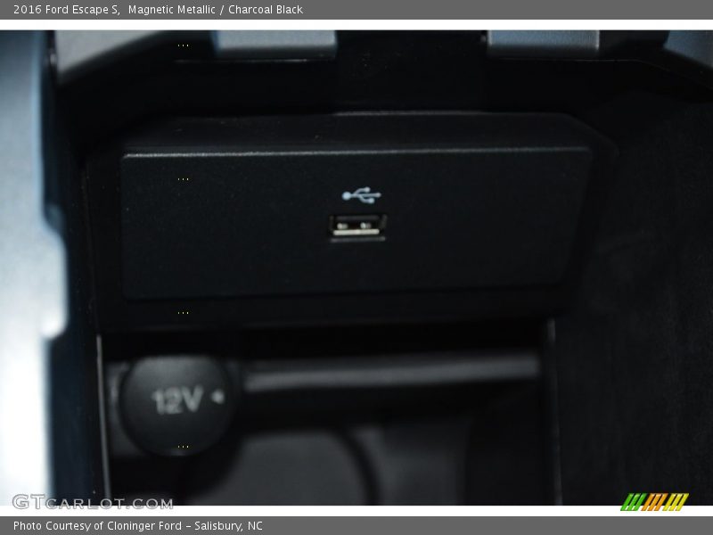 Magnetic Metallic / Charcoal Black 2016 Ford Escape S