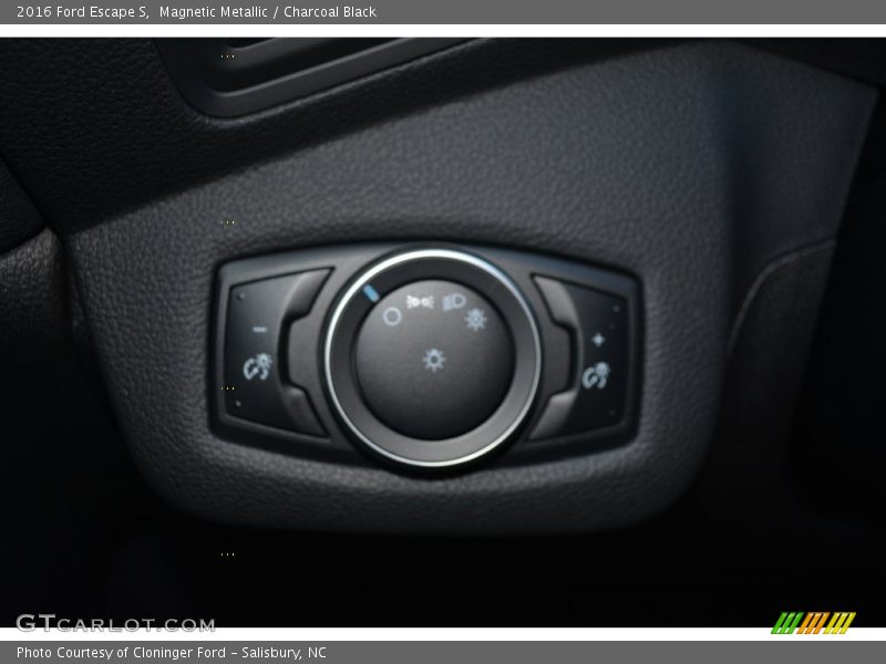 Magnetic Metallic / Charcoal Black 2016 Ford Escape S