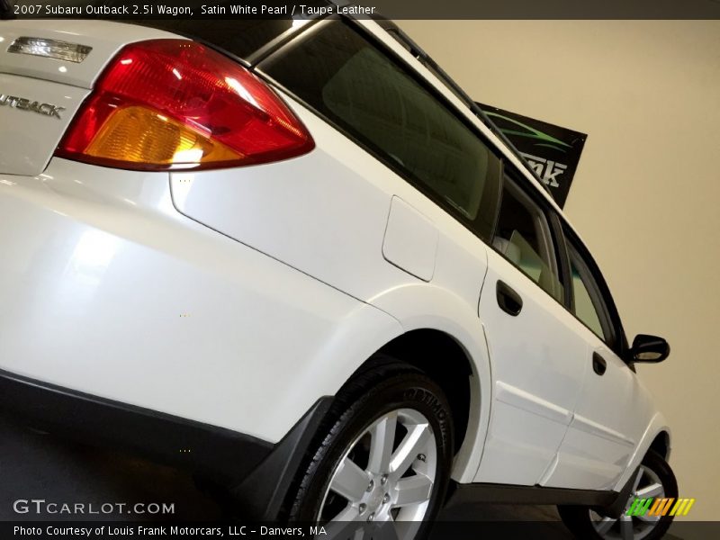 Satin White Pearl / Taupe Leather 2007 Subaru Outback 2.5i Wagon