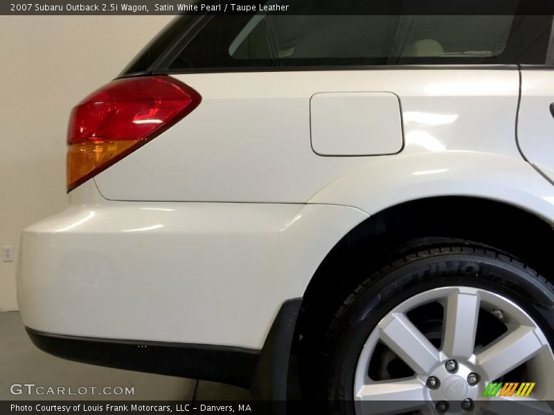 Satin White Pearl / Taupe Leather 2007 Subaru Outback 2.5i Wagon