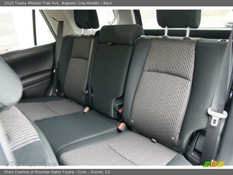 Magnetic Gray Metallic / Black 2016 Toyota 4Runner Trail 4x4