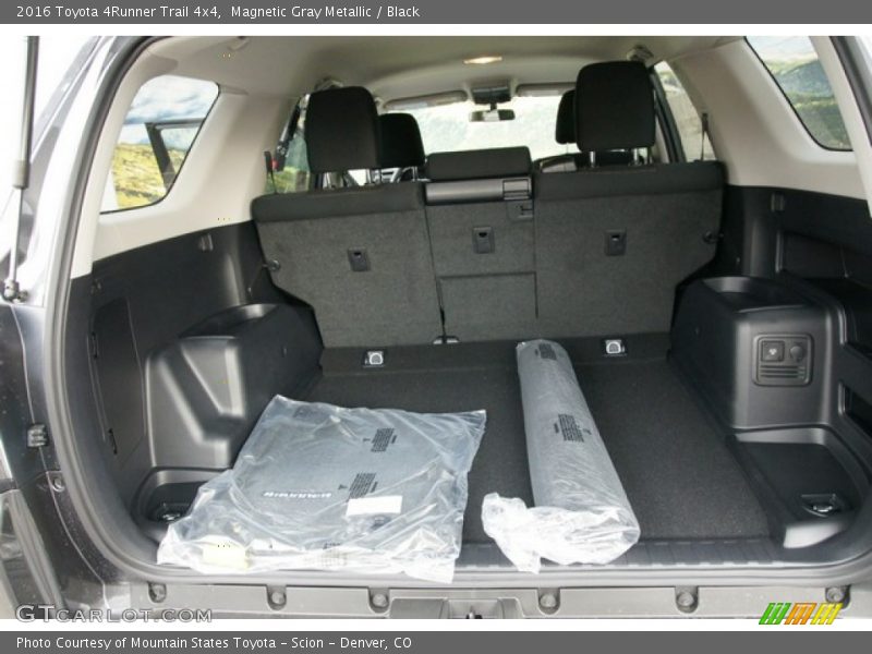 Magnetic Gray Metallic / Black 2016 Toyota 4Runner Trail 4x4