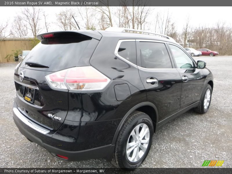 Magnetic Black / Charcoal 2016 Nissan Rogue SV AWD