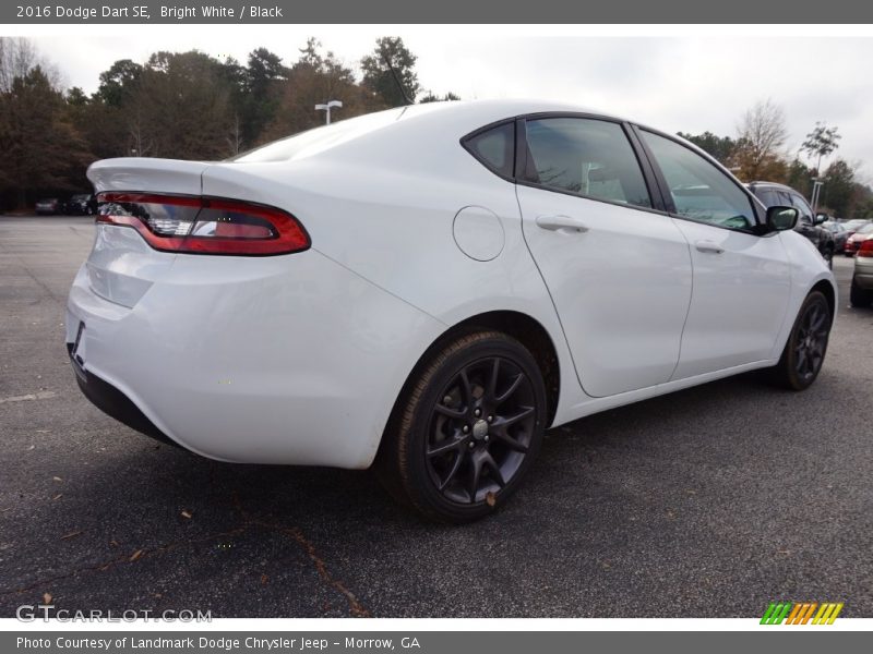 Bright White / Black 2016 Dodge Dart SE