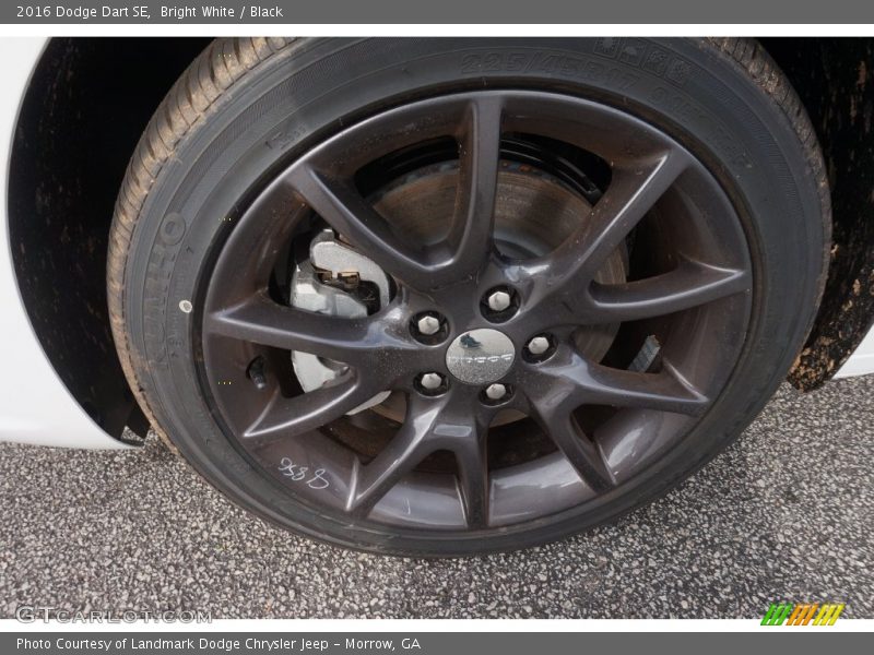 Bright White / Black 2016 Dodge Dart SE