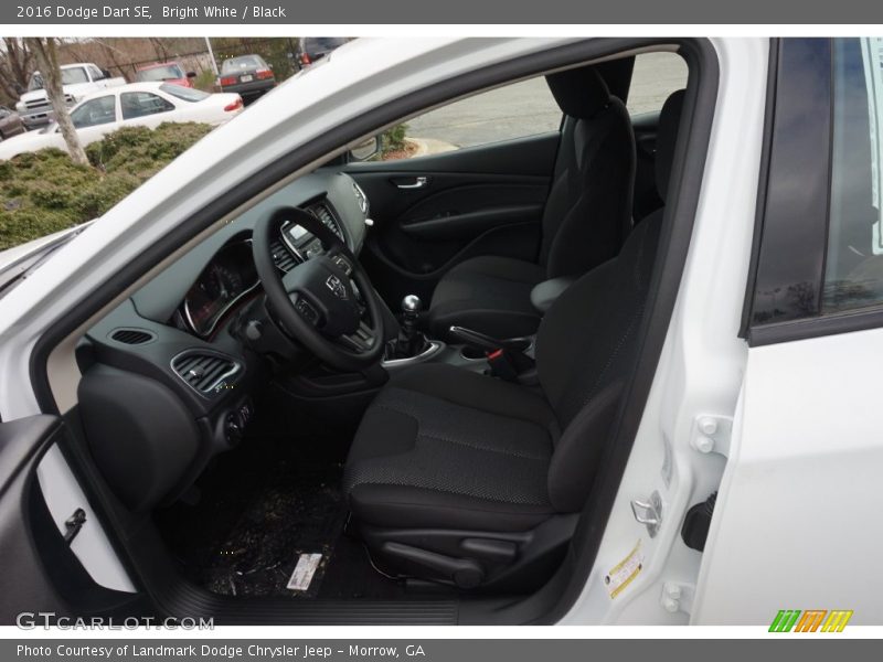 Bright White / Black 2016 Dodge Dart SE