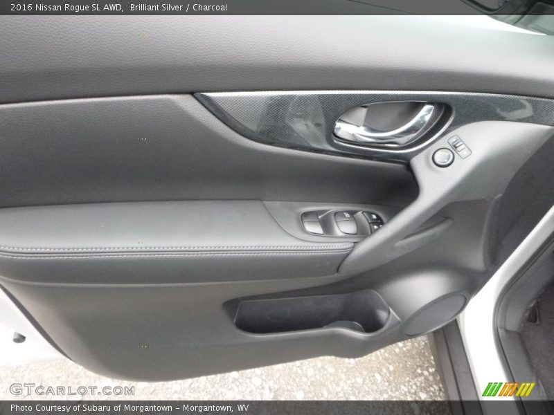 Brilliant Silver / Charcoal 2016 Nissan Rogue SL AWD