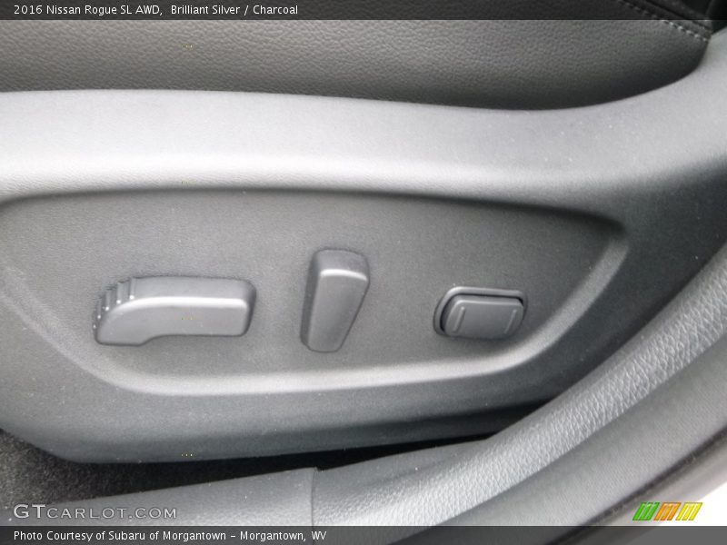 Brilliant Silver / Charcoal 2016 Nissan Rogue SL AWD