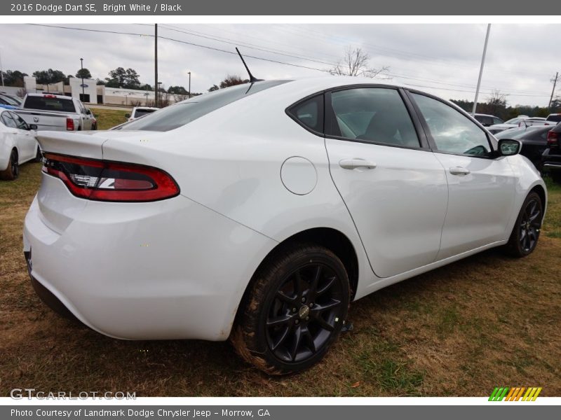 Bright White / Black 2016 Dodge Dart SE