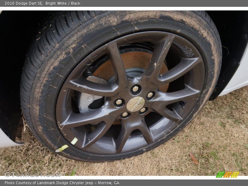 Bright White / Black 2016 Dodge Dart SE