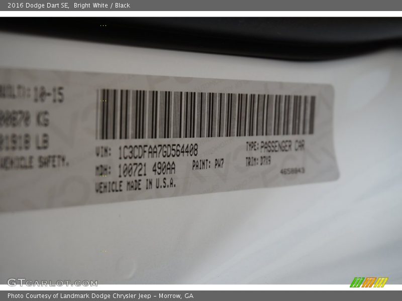 Bright White / Black 2016 Dodge Dart SE