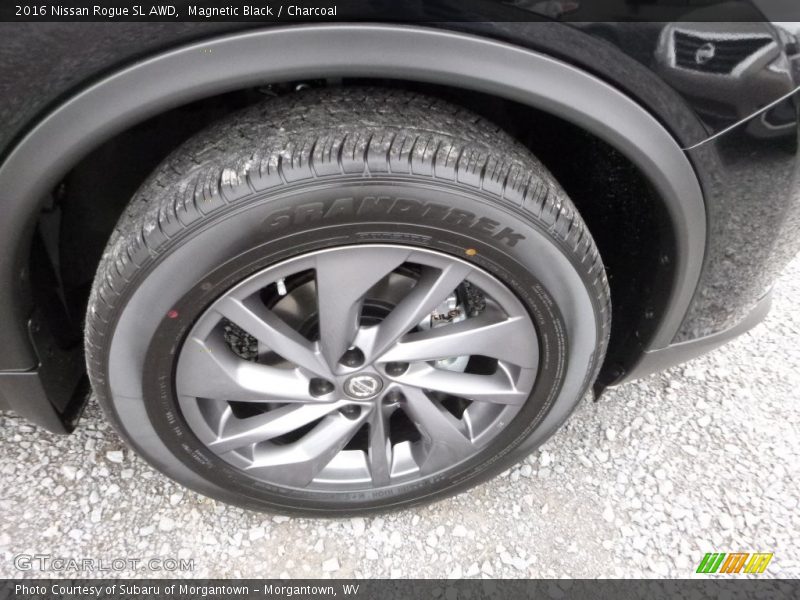 Magnetic Black / Charcoal 2016 Nissan Rogue SL AWD
