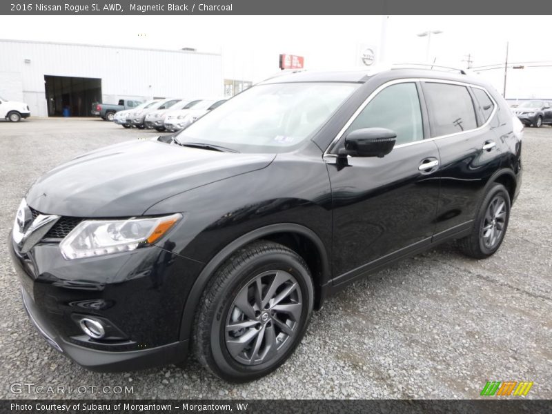Front 3/4 View of 2016 Rogue SL AWD