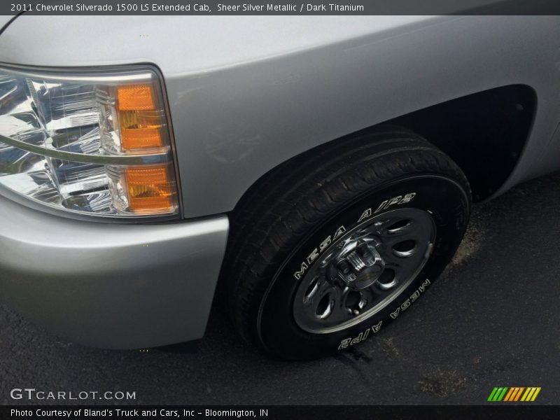 Sheer Silver Metallic / Dark Titanium 2011 Chevrolet Silverado 1500 LS Extended Cab