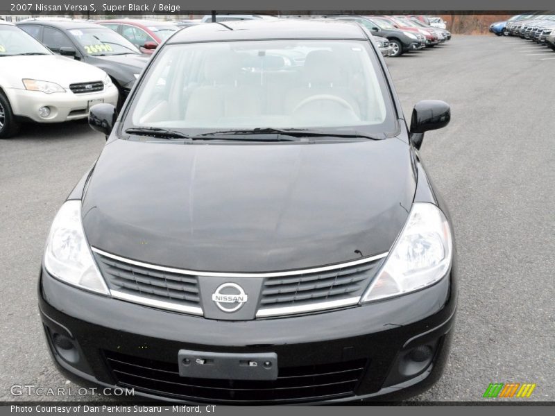 Super Black / Beige 2007 Nissan Versa S