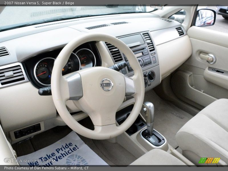 Super Black / Beige 2007 Nissan Versa S