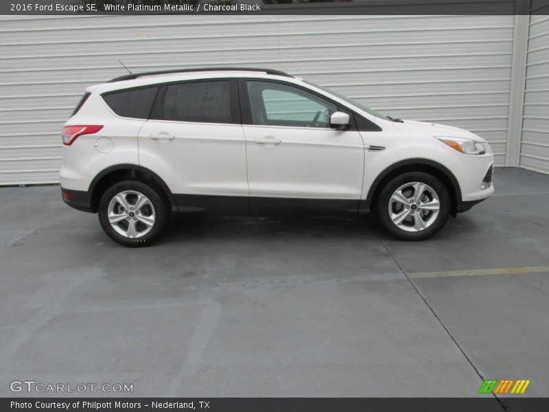 White Platinum Metallic / Charcoal Black 2016 Ford Escape SE