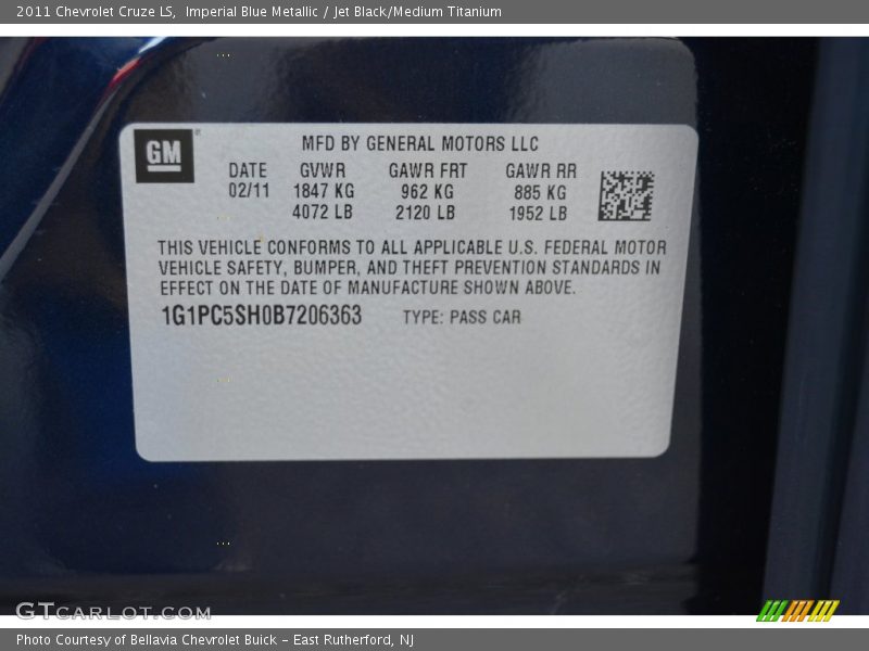 Imperial Blue Metallic / Jet Black/Medium Titanium 2011 Chevrolet Cruze LS
