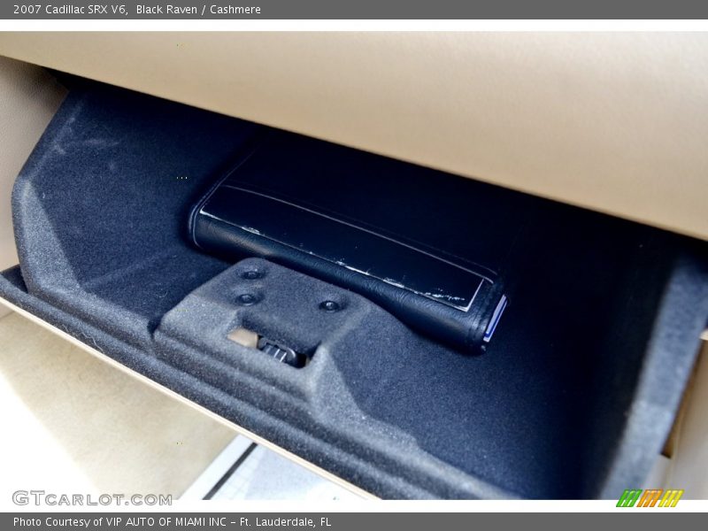 Black Raven / Cashmere 2007 Cadillac SRX V6
