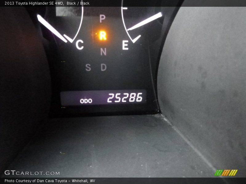 Black / Black 2013 Toyota Highlander SE 4WD