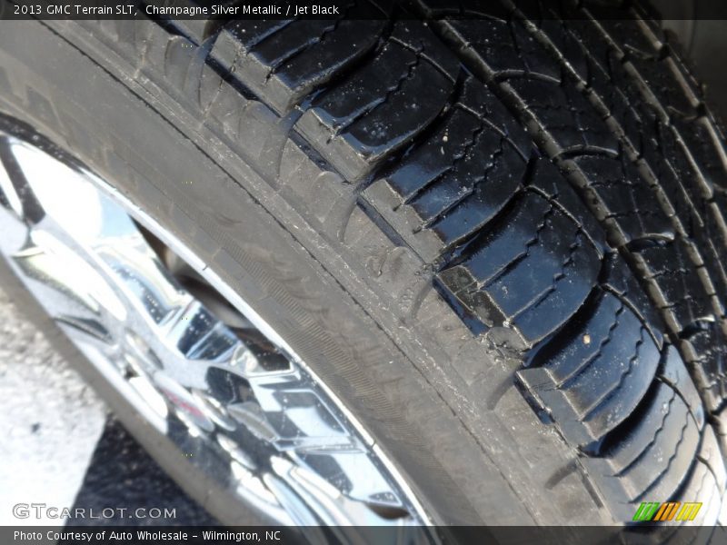 Champagne Silver Metallic / Jet Black 2013 GMC Terrain SLT