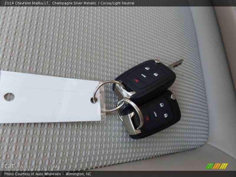 Champagne Silver Metallic / Cocoa/Light Neutral 2014 Chevrolet Malibu LT