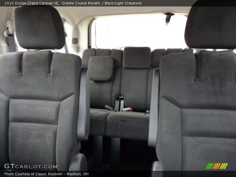 Granite Crystal Metallic / Black/Light Graystone 2016 Dodge Grand Caravan SE