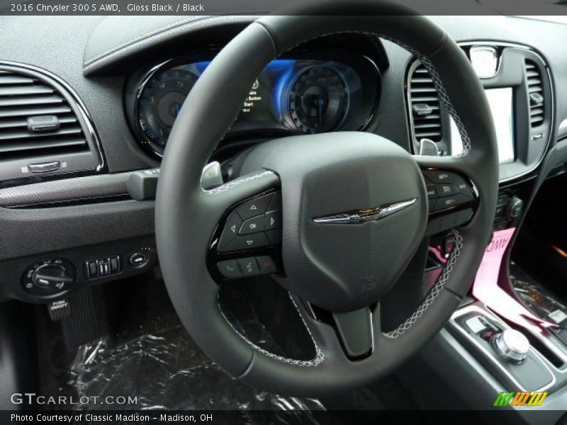 Gloss Black / Black 2016 Chrysler 300 S AWD