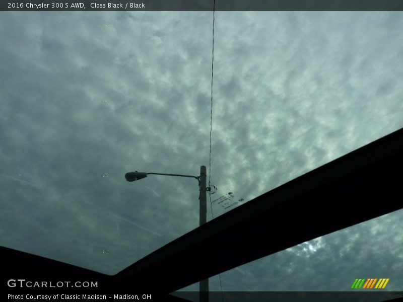 Gloss Black / Black 2016 Chrysler 300 S AWD