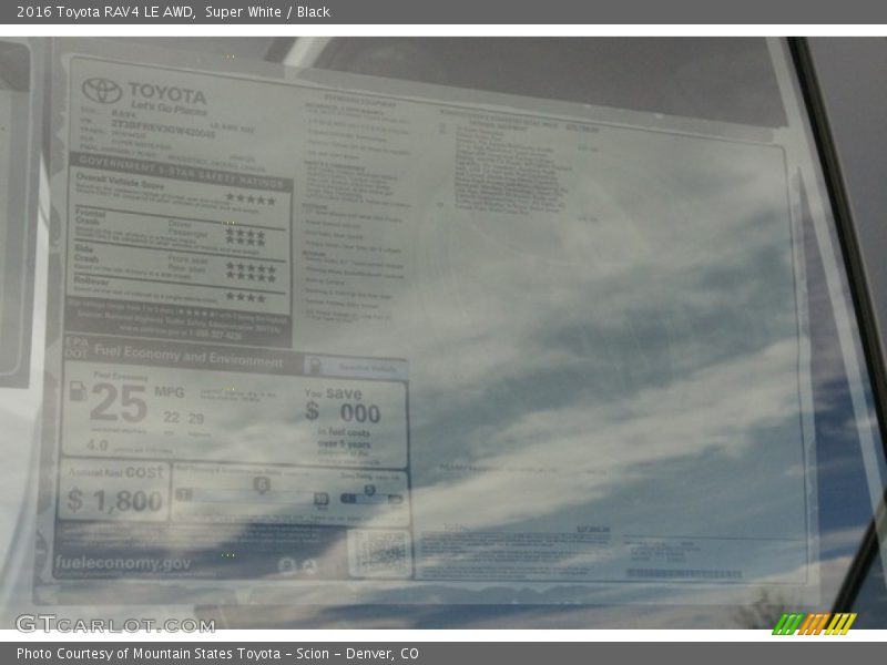 Super White / Black 2016 Toyota RAV4 LE AWD