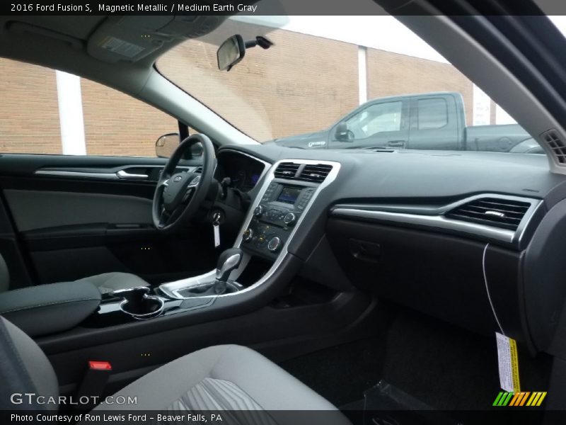 Magnetic Metallic / Medium Earth Gray 2016 Ford Fusion S