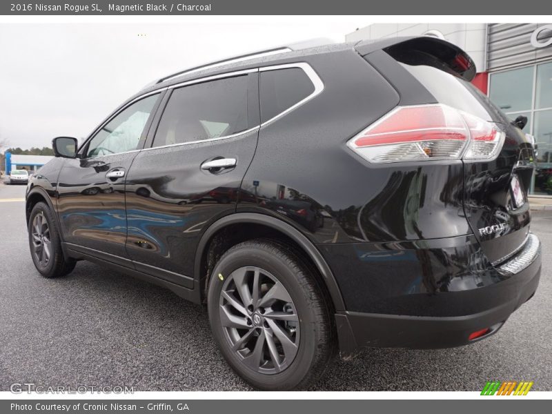 Magnetic Black / Charcoal 2016 Nissan Rogue SL