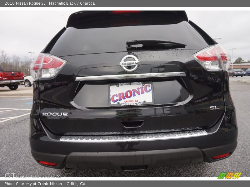 Magnetic Black / Charcoal 2016 Nissan Rogue SL
