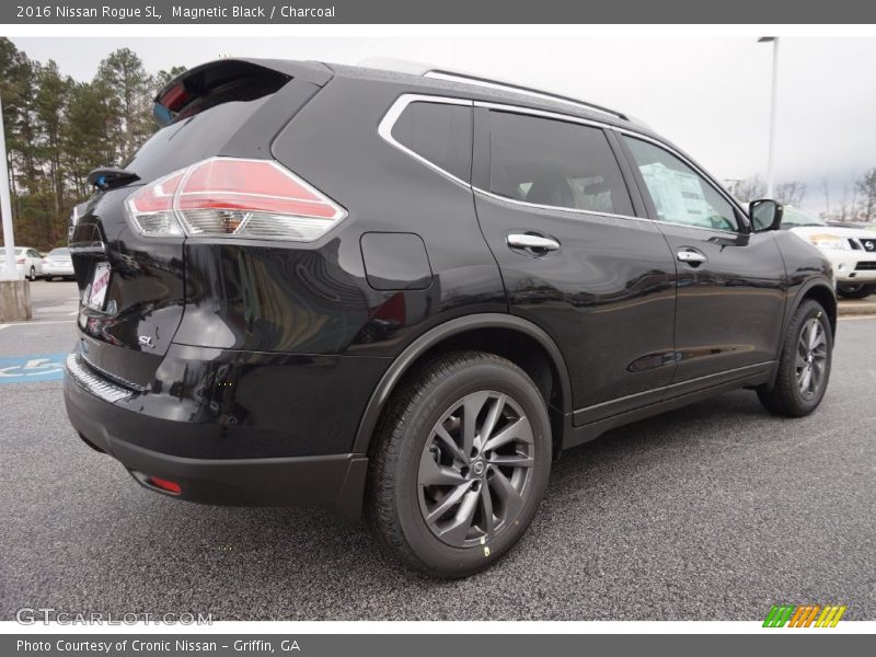 Magnetic Black / Charcoal 2016 Nissan Rogue SL