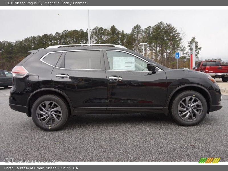 Magnetic Black / Charcoal 2016 Nissan Rogue SL
