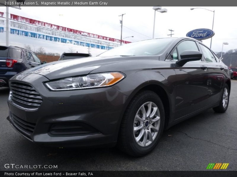 Magnetic Metallic / Medium Earth Gray 2016 Ford Fusion S