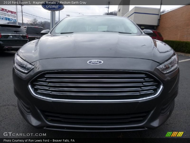 Magnetic Metallic / Medium Earth Gray 2016 Ford Fusion S