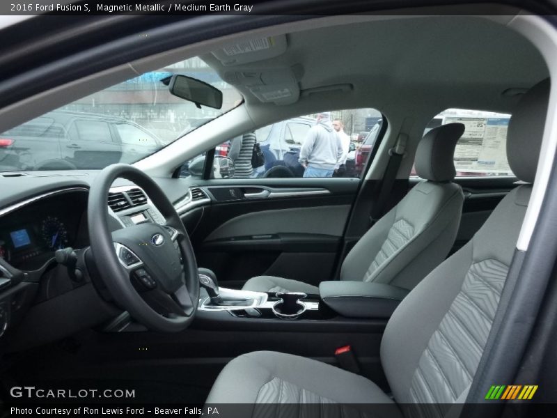 Magnetic Metallic / Medium Earth Gray 2016 Ford Fusion S