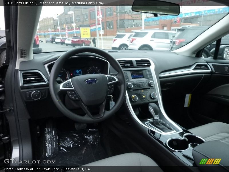 Magnetic Metallic / Medium Earth Gray 2016 Ford Fusion S