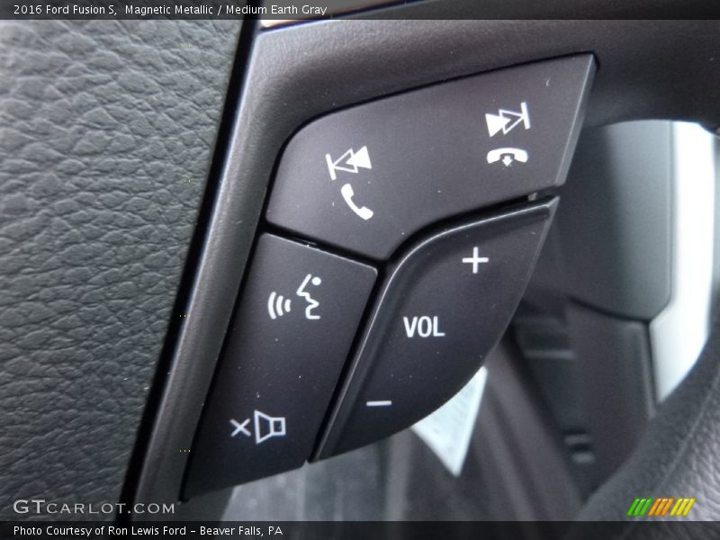 Magnetic Metallic / Medium Earth Gray 2016 Ford Fusion S