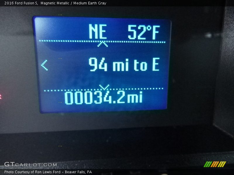 Magnetic Metallic / Medium Earth Gray 2016 Ford Fusion S