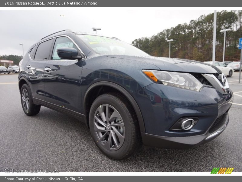 Front 3/4 View of 2016 Rogue SL