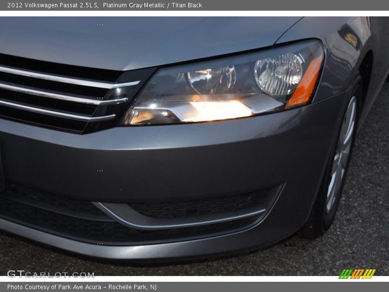 Platinum Gray Metallic / Titan Black 2012 Volkswagen Passat 2.5L S