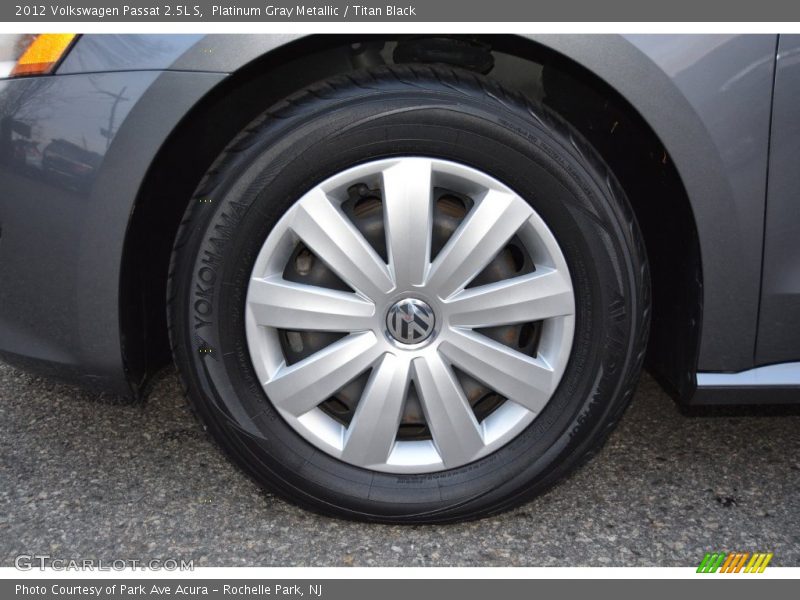 Platinum Gray Metallic / Titan Black 2012 Volkswagen Passat 2.5L S