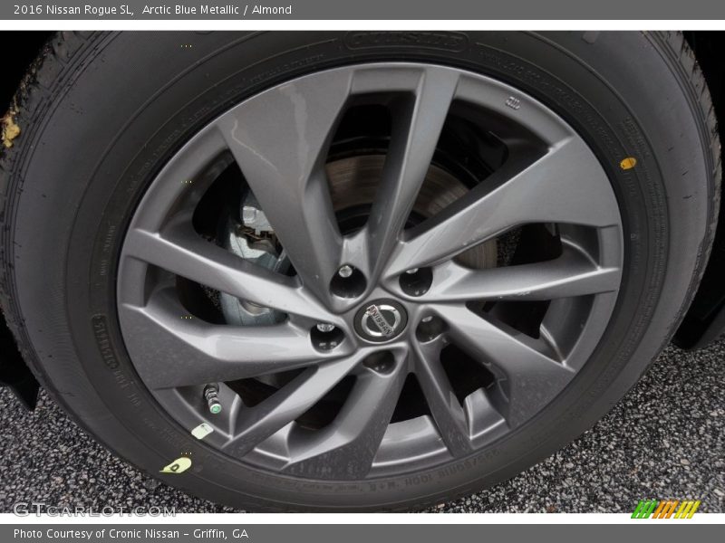 Arctic Blue Metallic / Almond 2016 Nissan Rogue SL