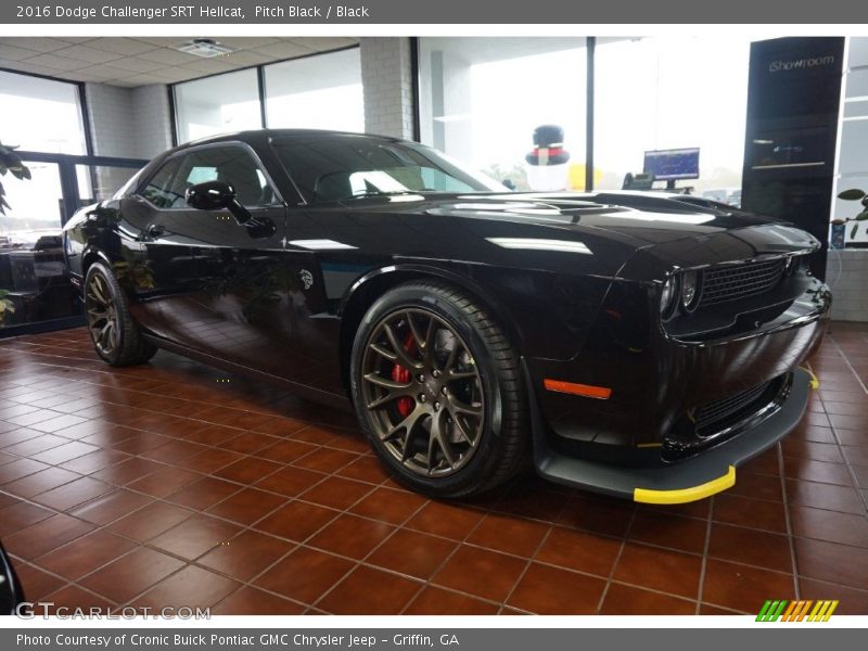 Front 3/4 View of 2016 Challenger SRT Hellcat