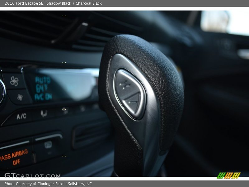 Shadow Black / Charcoal Black 2016 Ford Escape SE