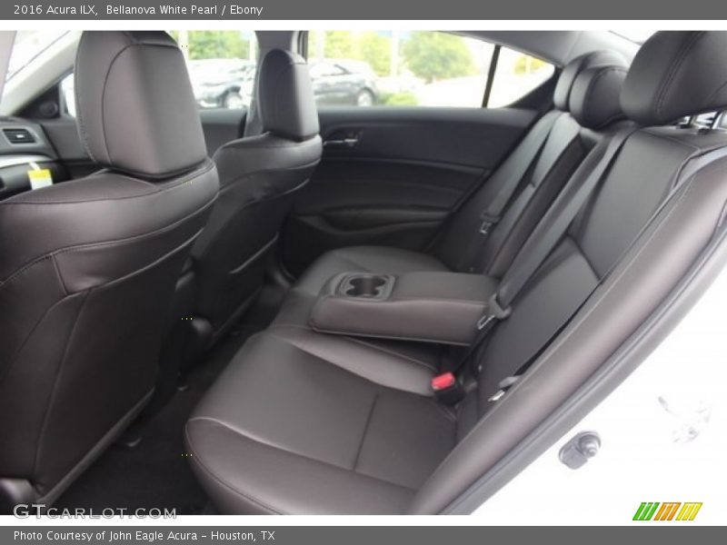 Bellanova White Pearl / Ebony 2016 Acura ILX