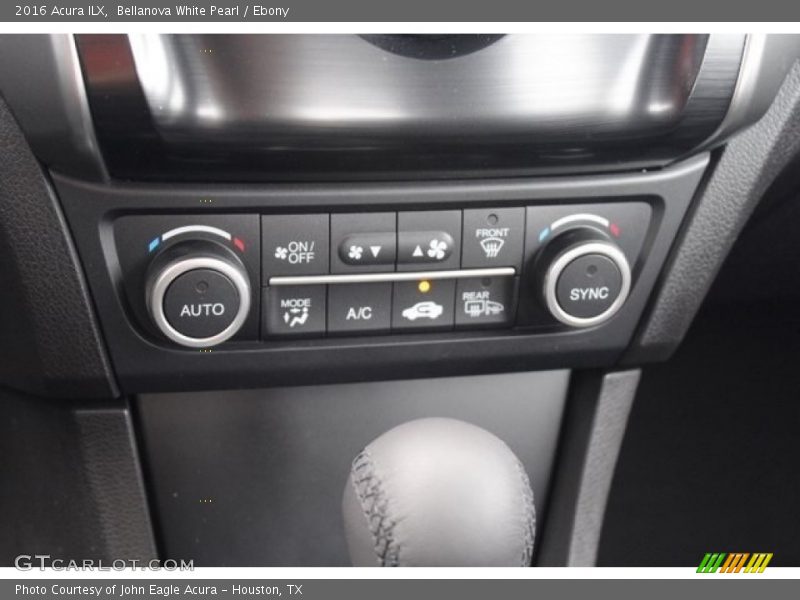 Bellanova White Pearl / Ebony 2016 Acura ILX